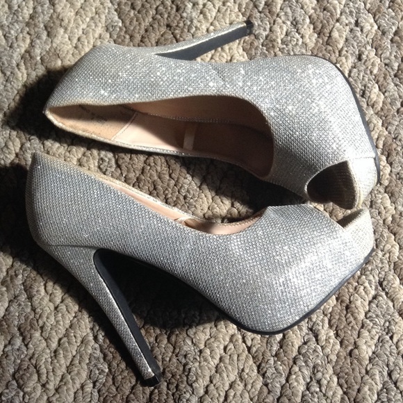 Wet Seal Shoes - Wet Seal Open Toe Sparkly Silver Glitter 5" heels